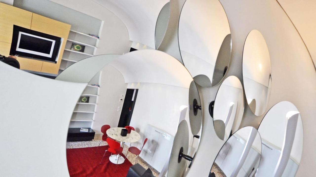 Ai Bareteri Luxury Canal View Венеция Экстерьер фото
