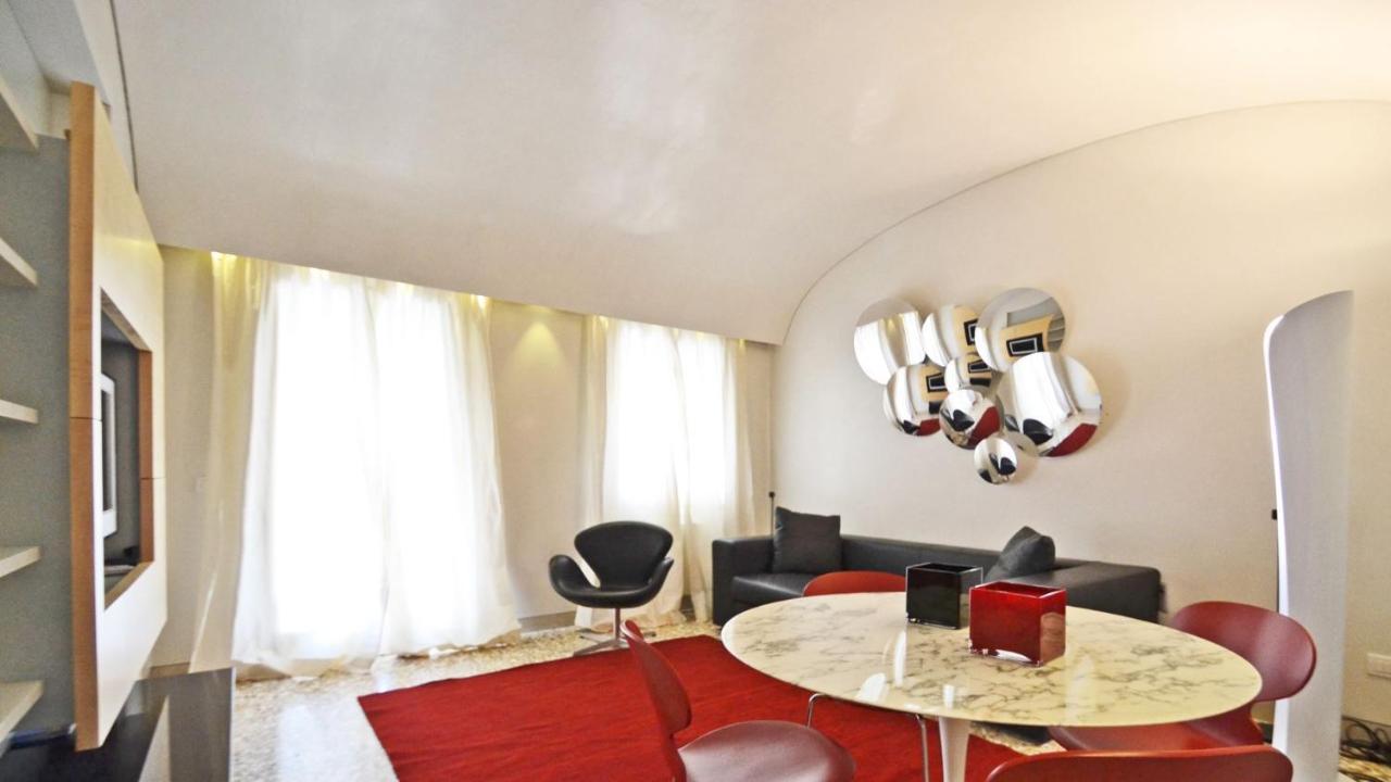 Ai Bareteri Luxury Canal View Венеция Экстерьер фото