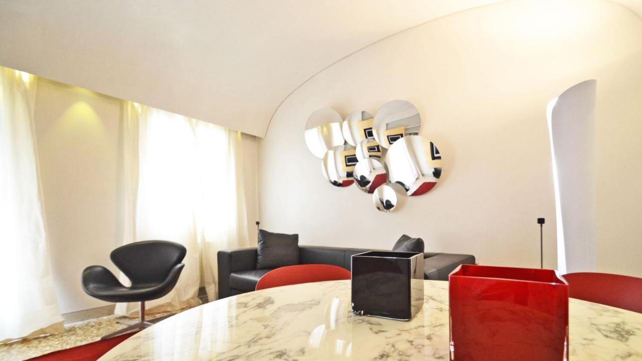 Ai Bareteri Luxury Canal View Венеция Экстерьер фото