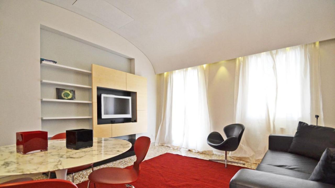 Ai Bareteri Luxury Canal View Венеция Экстерьер фото
